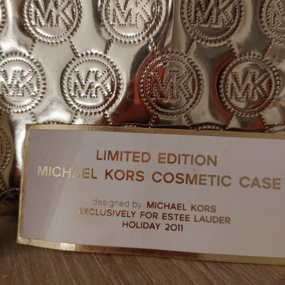 Limited Edition Micheal Kors holiday 2011 - Picture 2 of 5